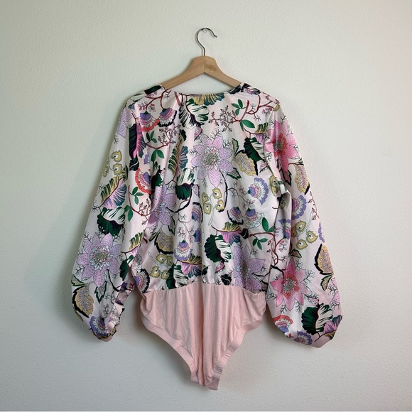 Eloquii Floral Print Wrap Front Bodysuit 16 - Picture 4 of 10